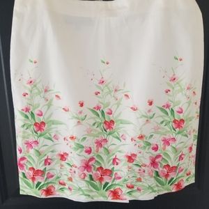 Jones New York stretch white/floral skirt
